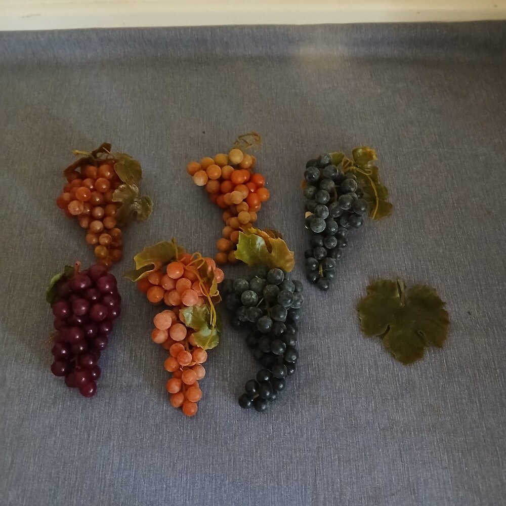 Decorative Red / black Grapes Cluster With Leaves x 6 New Vintage